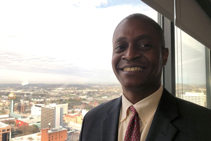 &copy; Reuters. Raphael Bostic, presidente do Federal Reserve Bank de Atlanta, posa para foto em Knoxville, Tennessee, EUA, 23 de março de 2018. REUTERS/Ann Saphir