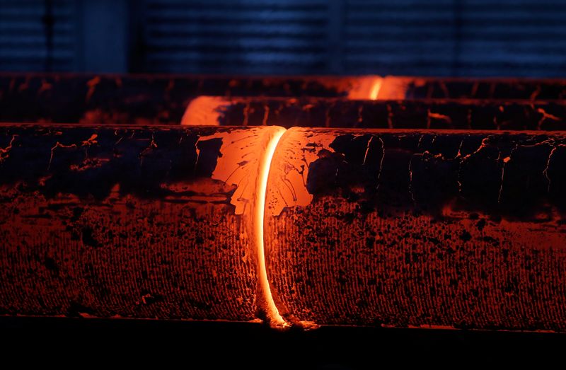 © Reuters. Red-hot steel billets are pictured at Pervouralsk New Pipe Plant owned by ChelPipe Group in Pervouralsk in Sverdlovsk Region, Russia February 27, 2020. Picture taken February 27, 2020. REUTERS/Maxim Shemetov