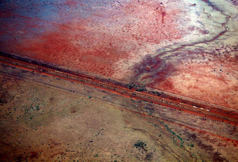 &copy; Reuters. FILE PHOTO: A train loaded with iron ore can be seen near the Fortescue Solomon iron ore mine located in the Valley of the Kings, south of Port Hedland, in the Pilbara region of Western Australia December 2, 2013.  REUTERS/David Gray/File Photo
