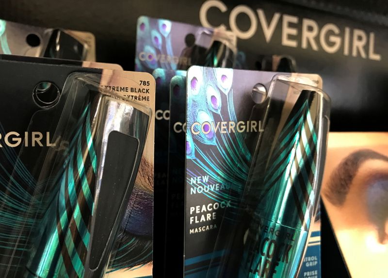 © Reuters. FILE PHOTO: CoverGirl cosmetics owned by Coty Brands are shown for sale in a retail store in Encinitas, California, U.S., November 8, 2017. REUTERS/Mike Blake