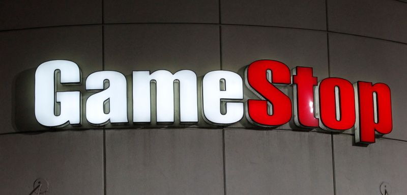 © Reuters. FILE PHOTO: A GameStop sign is pictured in Pasadena, California March 27, 2013. REUTERS/Mario Anzuoni/File Photo