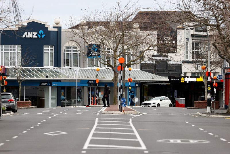 نيوزيلندا تسجل 27 إصابة بكوفيد-19 وسط احتجاجات ضد الإغلاق