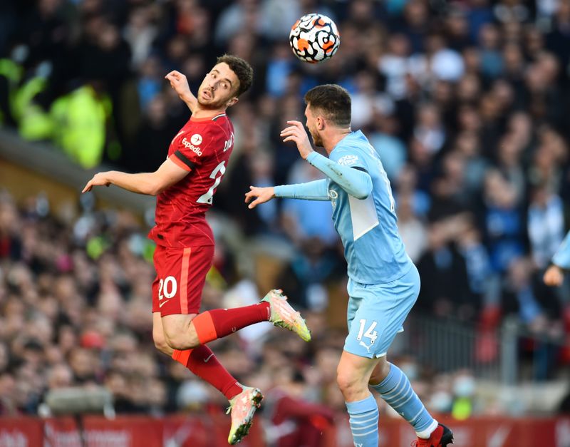 &copy; Reuters. Lance da partida entre Liverpool e Manchester City, empatado em 2 a 2. 3/10/2021 REUTERS/Peter Powell.