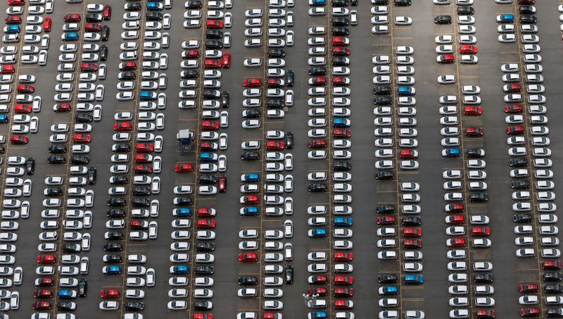 &copy; Reuters. Veículos em São Bernardo do Campo
12/2/2015 REUTERS/Paulo Whitaker