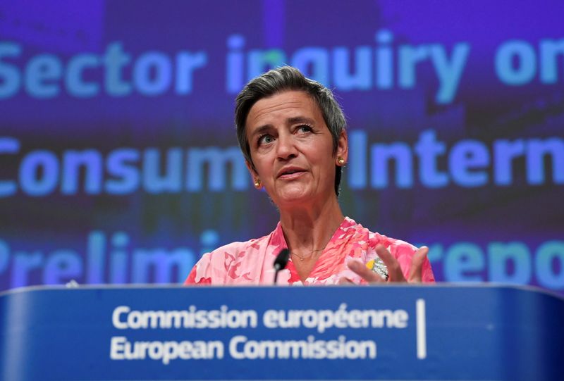 &copy; Reuters. مارجريت فيستاجر مفوضة الاتحاد الأوروبي لشؤون المنافسة تتحدث في مؤتمر صحفي في بروكسل بصورة من أرشيف رويترز.
