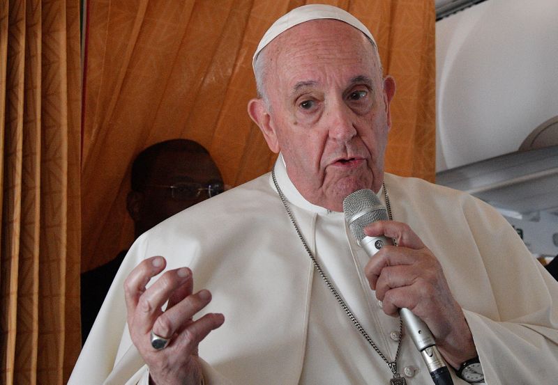 &copy; Reuters. Le pape François a fait part mercredi lors d'une audience générale de sa honte au sujet de l'incapacité de l'Eglise à prendre en charge les victimes d'abus, au lendemain de la publication du rapport de la commission sur les abus sexuels dans l'Eglise