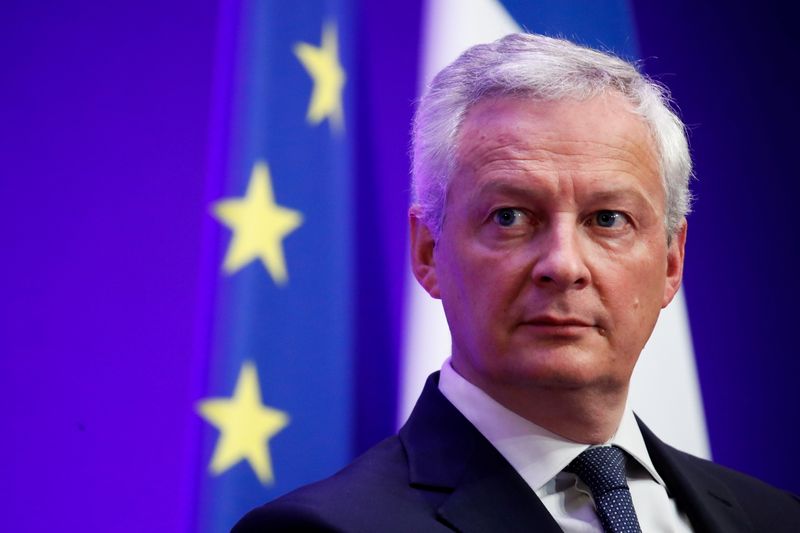 &copy; Reuters. FILE PHOTO: French Economy and Finance Minister Bruno Le Maire attends a news conference to present French government 2022 budget at the Bercy Finance Ministry in Paris, France, September 22, 2021. REUTERS/Gonzalo Fuentes 