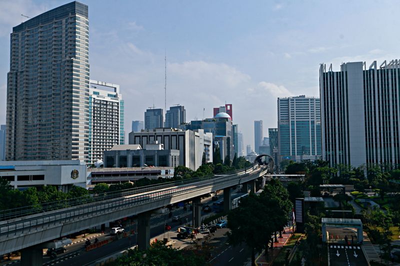 © Reuters. FILE PHOTO: A general view of the city skyline of  Jakarta, the capital city of Indonesia, August 5, 2021. REUTERS/Ajeng Dinar Ulfiana