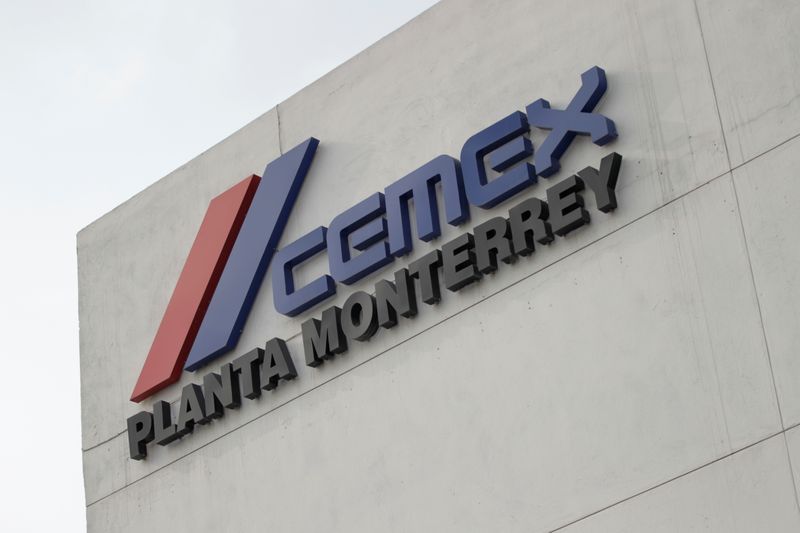 &copy; Reuters. FILE PHOTO: The logo of Mexican cement maker CEMEX is pictured at it's plant in Monterrey, Mexico June 8, 2021.  REUTERS/Daniel Becerril