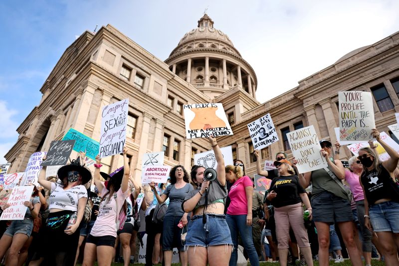 &copy; Reuters. Ativistas em defesa do aborto protestam em Austin, no Texas
02/10/2021
REUTERS/Evelyn Hockstein