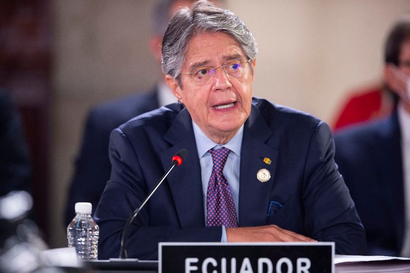 Ecuador eyes trade deals with China, Russia in bid for investment
