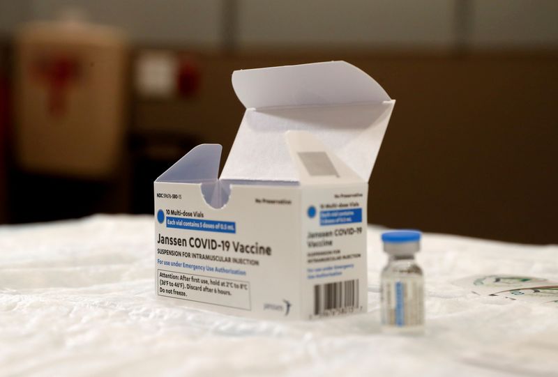 © Reuters. FILE PHOTO: A vial of the Johnson & Johnson's coronavirus disease (COVID-19) vaccine is seen at Northwell Health's South Shore University Hospital in Bay Shore, New York, U.S., March 3, 2021. REUTERS/Shannon Stapleton/File Photo