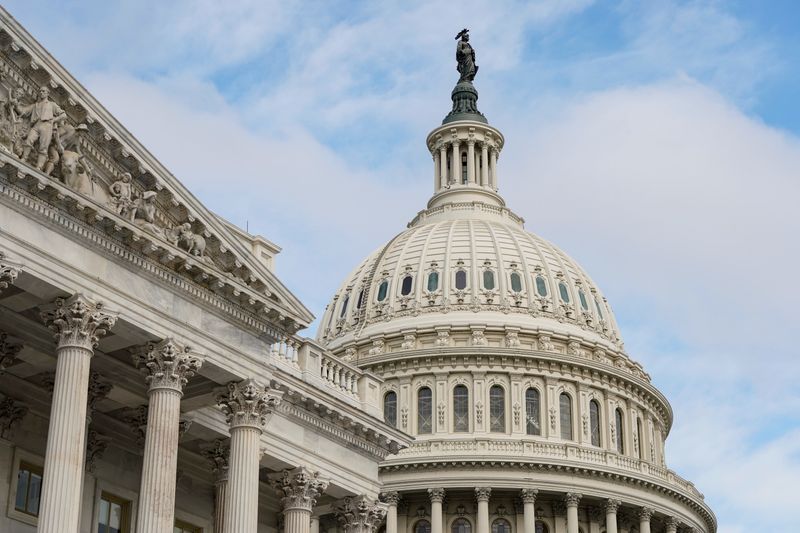 &copy; Reuters. The U.S. Capitol is seen as Senate Democrats and Republicans sought to reach an agreement on to avert a debt crisis in Washington, U.S., October 7, 2021. REUTERS/Joshua Roberts