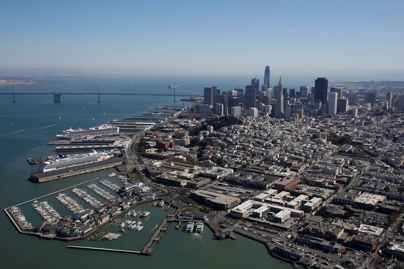 © Reuters. A general aerial view of San Francisco is seen in San Francisco, California, U.S., October 5, 2017. REUTERS/Stephen Lam/Files