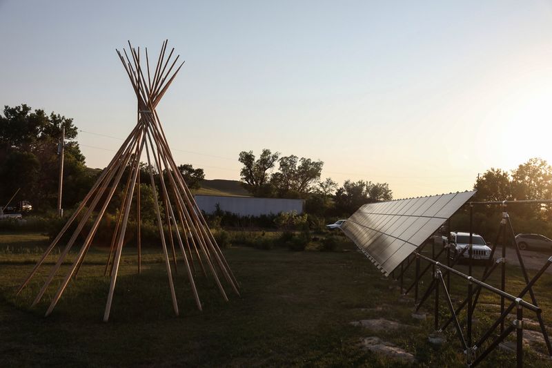 'Solar warriors' train for Native America energy fight