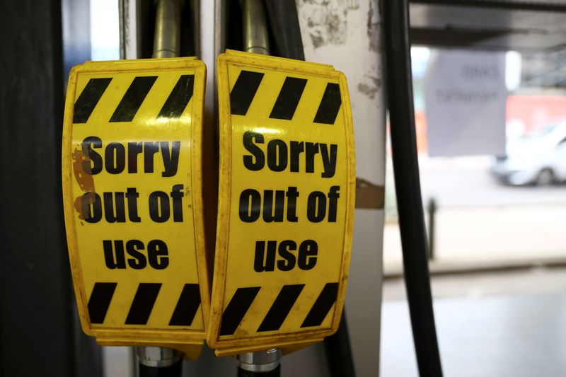 الصناعة البريطانية تحذر من إغلاق مصانع إذا لم تتلق مساعدة بشأن أسعار الوقود