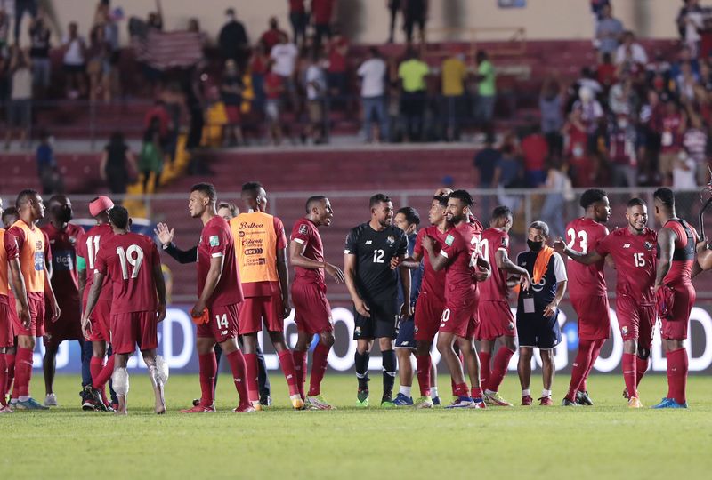 &copy; Reuters. لاعبو بنما يحتفلون بفوزهم على الولايات المتحدة في تصفيات أمريكا الشمالية والوسطى والكاريبي (الكونكاكاف) لكأس العالم لكرة القدم في بنما سيت