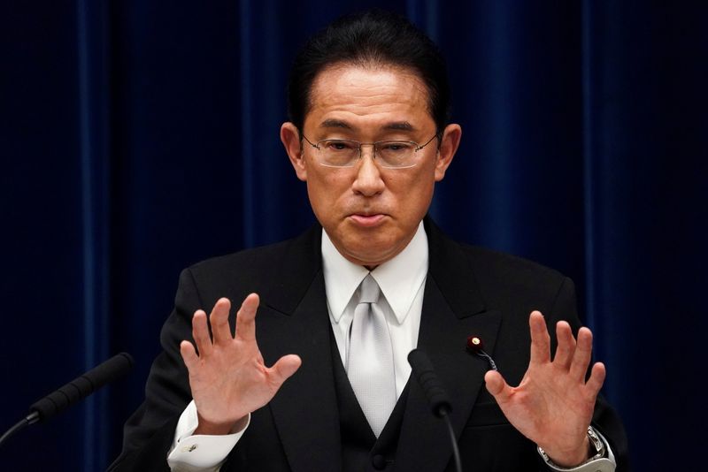 &copy; Reuters. Primeiro-ministro do Japão, Fumio Kishida, durante entrevista coletiva em sua residência oficial em Tóquio
04/10/2021 Toru Hanai/Pool via REUTERS