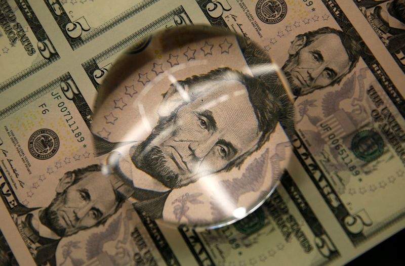 &copy; Reuters. Dólar à vista vai acima de R$5,54 com piora do sinal externo


26/03/2015. 
REUTERS/Gary Cameron/File Photo