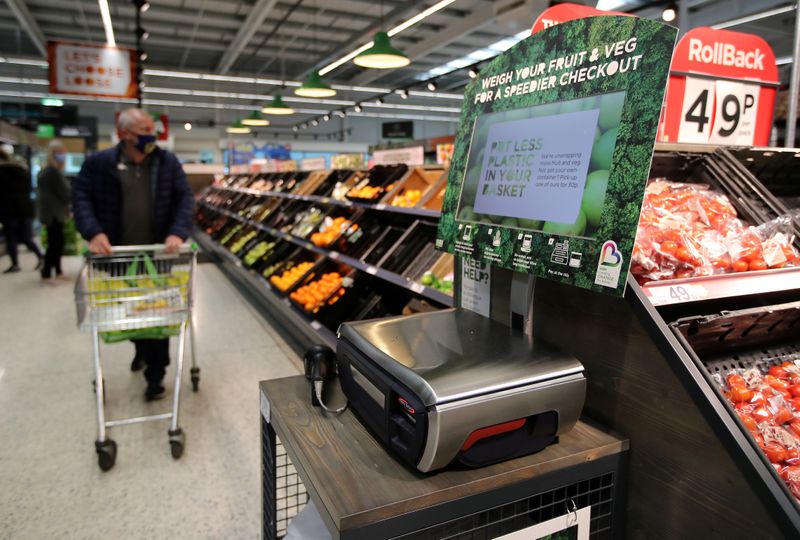 &copy; Reuters. FILE PHOTO: Scales to weigh loose fresh produce are seen in the UK supermarket Asda in Leeds, Britain, October 19, 2020.  REUTERS/Molly Darlington/File Photo
