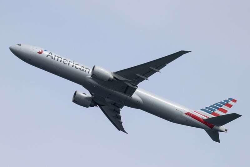 American Airlines expects third-quarter revenue to fall 25%