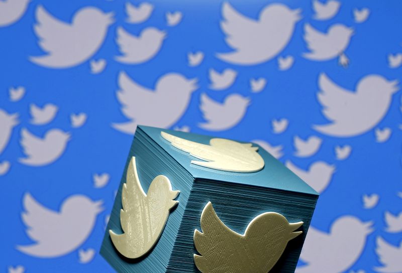 &copy; Reuters. FILE PHOTO: A 3D-printed logo for Twitter is seen in this picture illustration made in Zenica, Bosnia and Herzegovina on January 26, 2016.  REUTERS/Dado Ruvic/Illustration