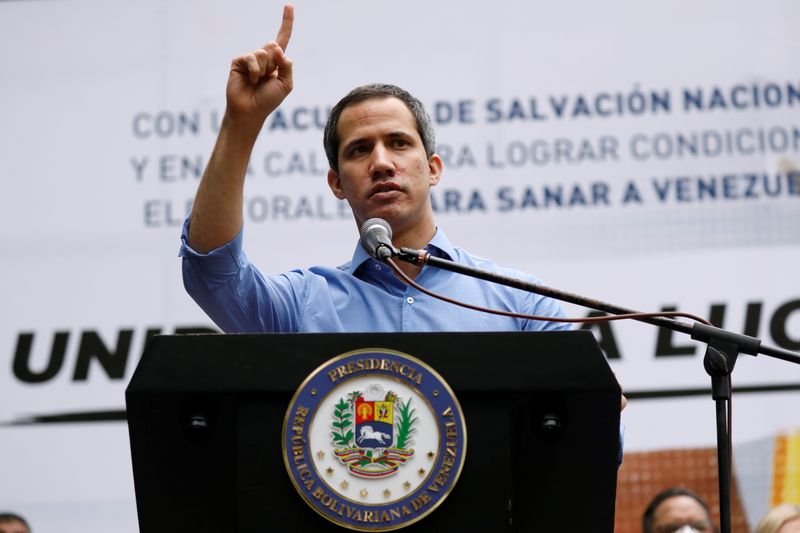 &copy; Reuters. FILE PHOTO: Venezuela's opposition leader Juan Guaido addresses the media in Caracas, Venezuela September 29, 2021. REUTERS/Leonardo Fernandez Viloria/File Photo