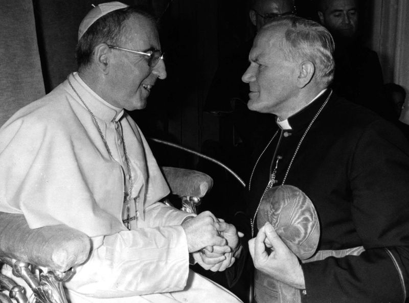 &copy; Reuters. FILE PHOTO: Pope John Paul I (L) meets Cardinal Karol Wojtyla, archibishop of Kracow, in this October 16, 1978 file photograph. Cardinal Karol Wojtyla later became Pope John Paul II. REUTERS/Vatican/File  PH/CN/NL