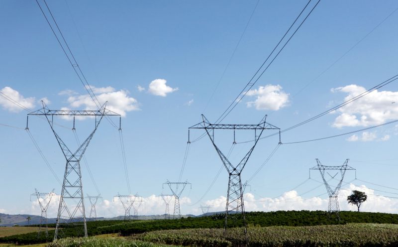 &copy; Reuters. Linha de transmissão de energia
6/2/2014 REUTERS/Paulo Whitaker 