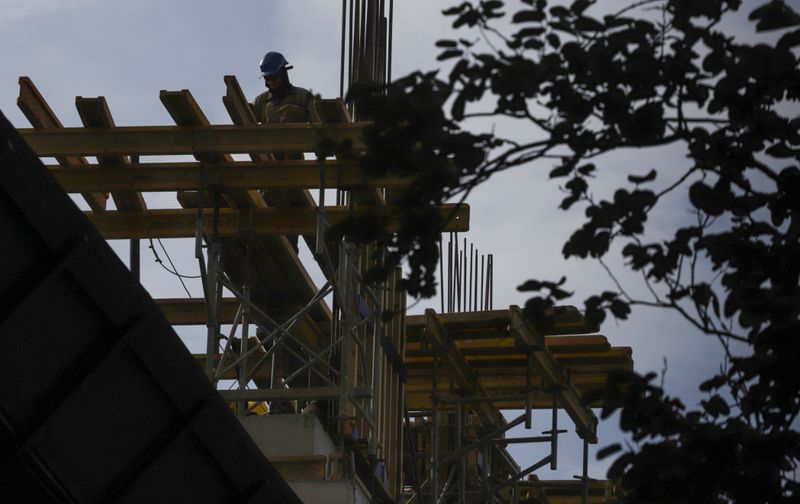 &copy; Reuters. Construção de prédio em São Paulo
1/4/2020  REUTERS/Rahel Patrasso