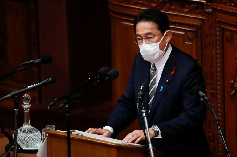 &copy; Reuters. FILE PHOTO: Japan's new prime minister Fumio Kishida delivers his first policy speech at parliament in Tokyo, Japan, October 8, 2021.   REUTERS/Kim Kyung-Hoon/File Photo