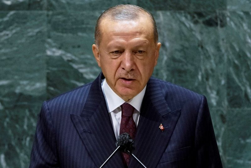 © Reuters. FILE PHOTO: Turkish President Tayyip Erdogan addresses the 76th Session of the U.N. General Assembly in New York City, U.S., September 21, 2021.  REUTERS/Eduardo Munoz/Pool