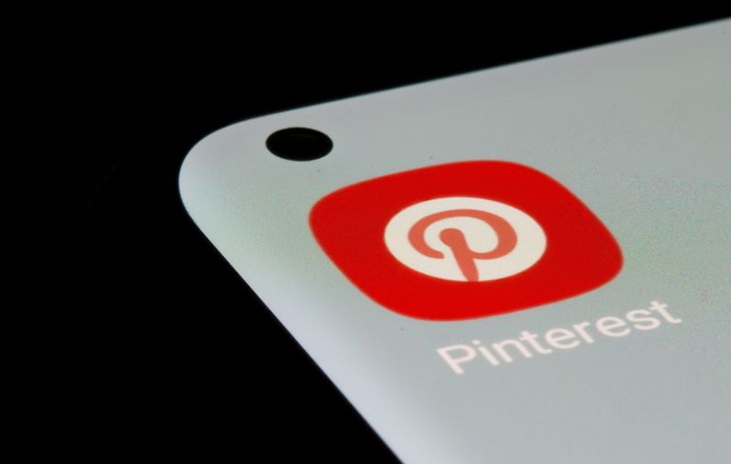 &copy; Reuters. FILE PHOTO: Pinterest app is seen on a smartphone in this illustration taken, July 13, 2021. REUTERS/Dado Ruvic/Illustration