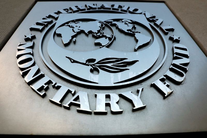 &copy; Reuters. Foto de archivo del logo del FMI en Washington
Sep 4, 2018. REUTERS/Yuri Gripas/ 