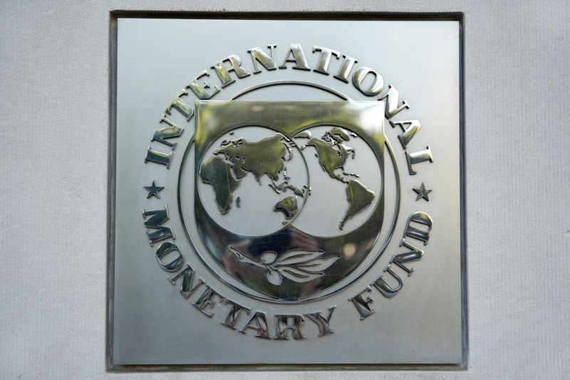 لجنة بصندوق النقد الدولي تحث البنوك المركزية على مراقبة التضخم عن كثب