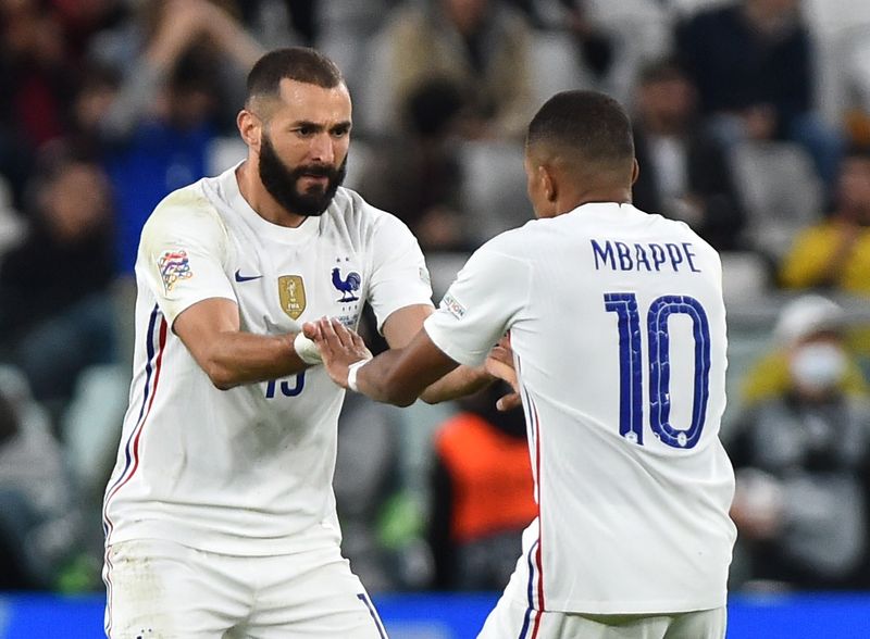 &copy; Reuters. Benzema e Mbappé em partida da seleção francesa
07/10/2021
REUTERS/Massimo Pinca