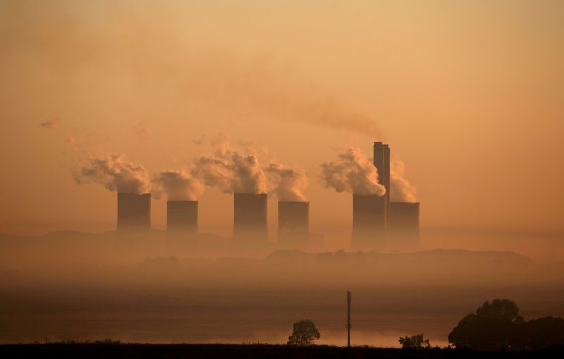 &copy; Reuters. FILE PHOTO: Steam rises at sunrise from the  Lethabo Power Station, a coal-fired power station owned by state power utility ESKOM near Sasolburg, South Africa, March 2, 2016. REUTERS/Siphiwe Sibeko/File Photo