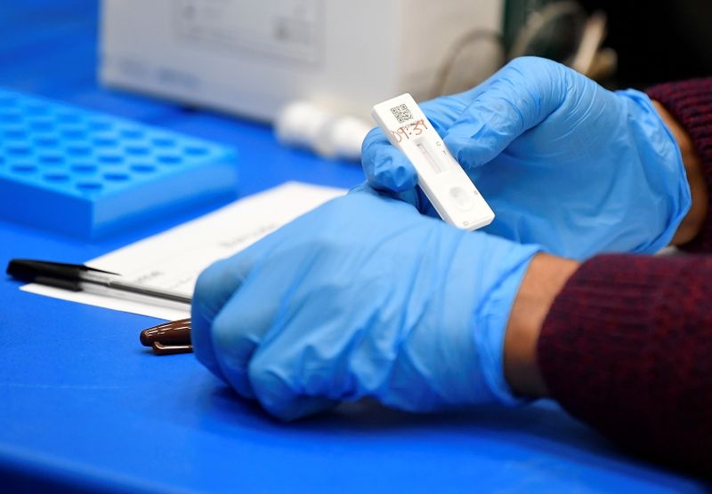 UK lab suspended after false negative COVID tests