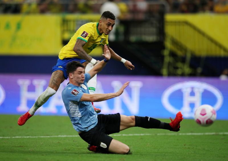 &copy; Reuters. Raphinha marca terceiro gol da seleção brasileira contra o Uruguai em Manaus
14/10/2021 REUTERS/Ricardo Moraes