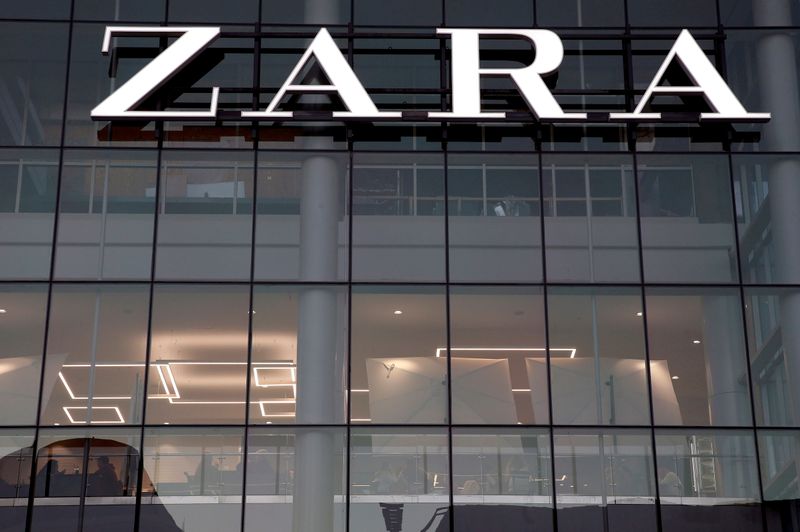 &copy; Reuters. FOTO DE ARCHIVO: El logo de la tienda Zara en un centro comercial en Viña del Mar, Chile 14 de julio de 2019. REUTERS/Rodrigo Garrido