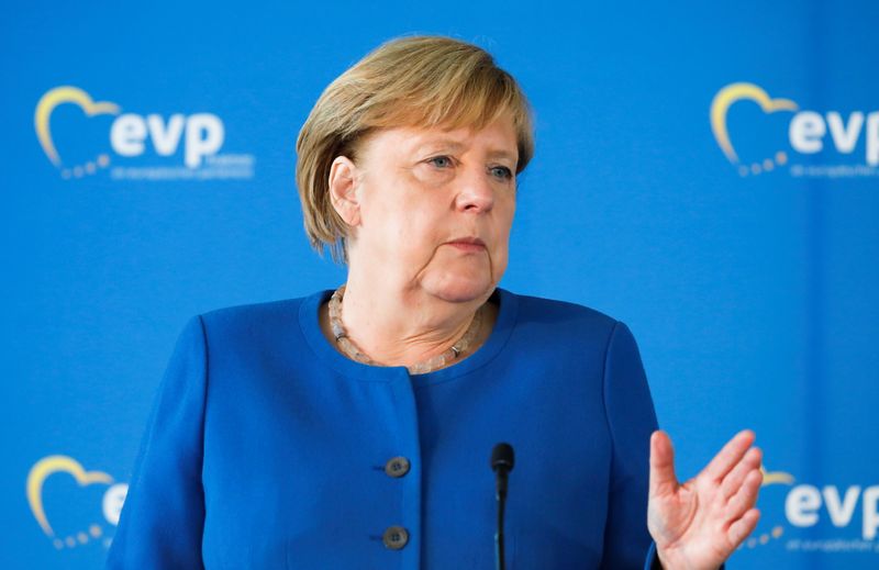 &copy; Reuters. La canciller alemana Angela Merkel habla durante una conferencia de prensa tras una reunión del Partido Popular Europeo en Berlín, Alemania. 9 septiembre 2021. REUTERS/Michele Tantussi