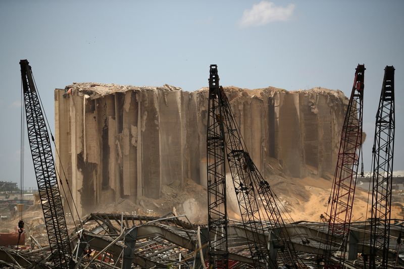 &copy; Reuters. Imagen de archivo de escombros en el área del puerto después de una explosión en Beirut, Líbano. 10 de agosto, 2020. REUTERS/Hannah McKay