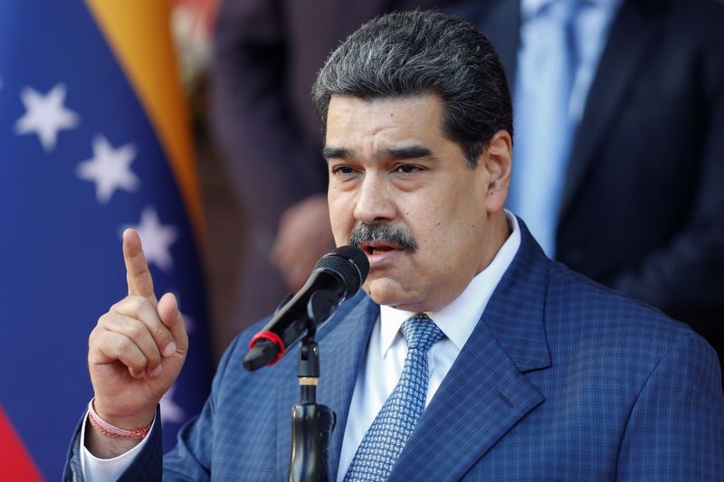 &copy; Reuters. الرئيس الفنزويلي نيكولاس مادورو يتحدث في كراكاس يوم 15 أكتوبر تشرين الأول 2021. تصوير: ليوناردو فرنانديز فيلوريا - رويترز
