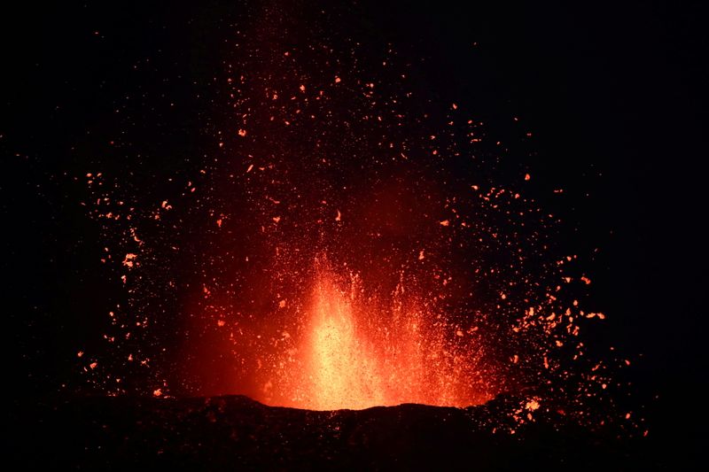 &copy; Reuters. 大西洋のスペイン領カナリア諸島のラパルマ島で９月１９日に始まった火山噴火について、カナリア諸島自治州のアンヘル・ビクトル・トレス首相は１７日、早期に終息する兆候はないと述