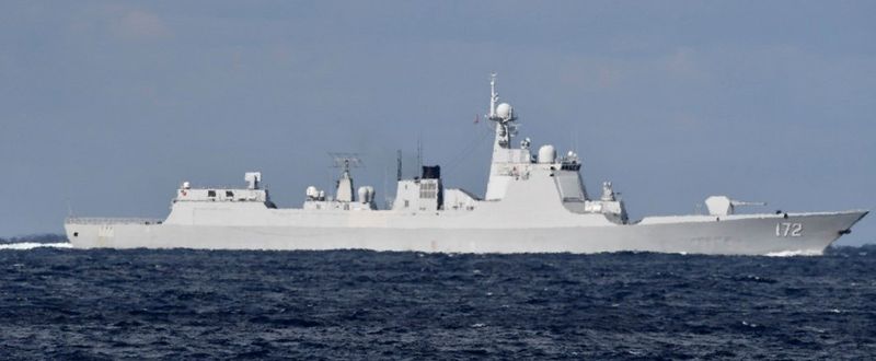 &copy; Reuters. Chinese Navy's Kunming-class destroyer No.172 sails on the sea near Japan, in this handout photo taken by Japan Self-Defense Forces on October 18, 2021 and released by the Joint Staff Office of the Defense Ministry of Japan. Joint Staff Office of the Defe