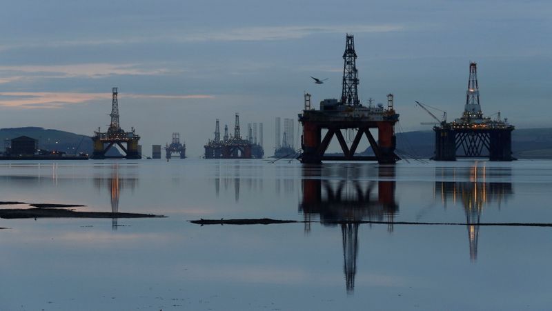 &copy; Reuters. FILE PHOTO: Drilling rigs are parked up in the Cromarty Firth near Invergordon, Scotland, Britain January 27, 2015. REUTERS/Russell Cheyne/File Photo