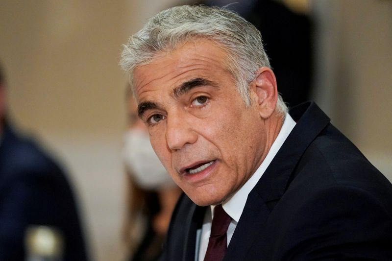 © Reuters. FILE PHOTO: Israeli Foreign Minister Yair Lapid meets with U.S. Secretary of State Antony Blinken (not pictured) in Rome, Italy, June 27, 2021. Andrew Harnik/Pool via REUTERS