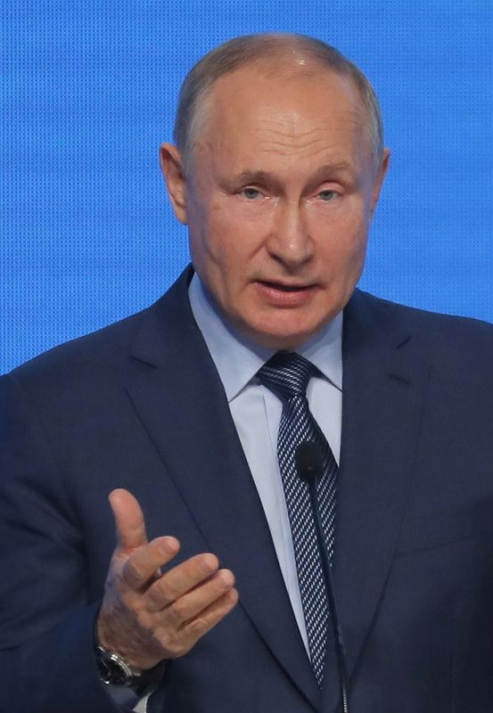 &copy; Reuters. الرئيس الروسي فلاديمير بوتين أثناء خطاب في أسبوع الطاقة الروسي في 13 أكتوبر تشرين الأول 2021. صورة لرويترز من ممثل لوكالات الأنباء.