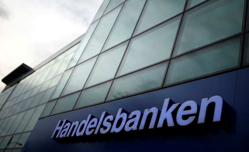 &copy; Reuters. FILE PHOTO: A branch of Handelsbanken is seen in Wilmslow, northern England, January 12, 2015. REUTERS/Phil Noble 