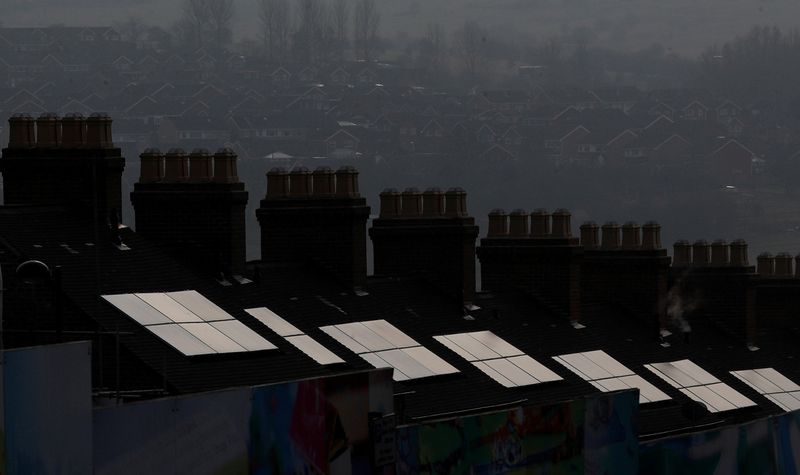 &copy; Reuters. FILE PHOTO: Solar panels on homes reflect the sun in Stoke on Trent, Britain February 10, 2017 REUTERS/Darren Staples/File Photo